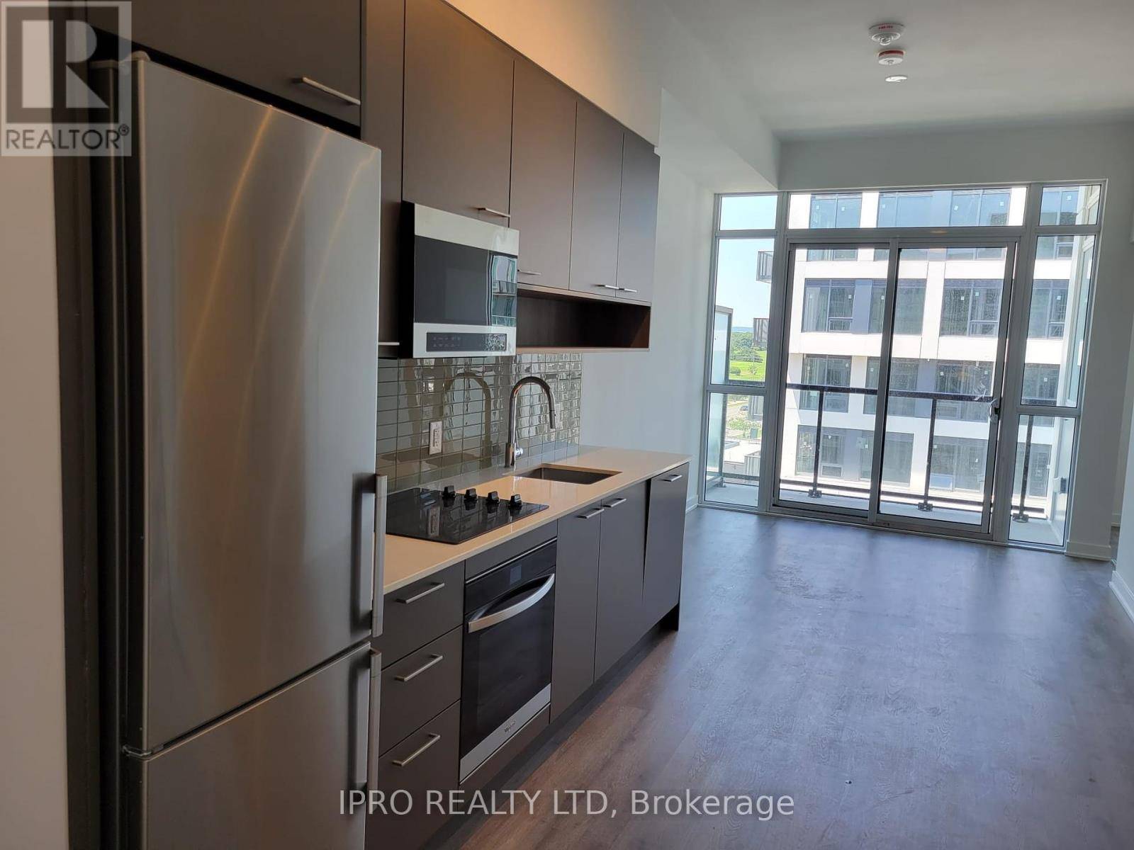 Oakville (wm Westmount), ON L6M5P5,3005 Pine Glenn RD #717