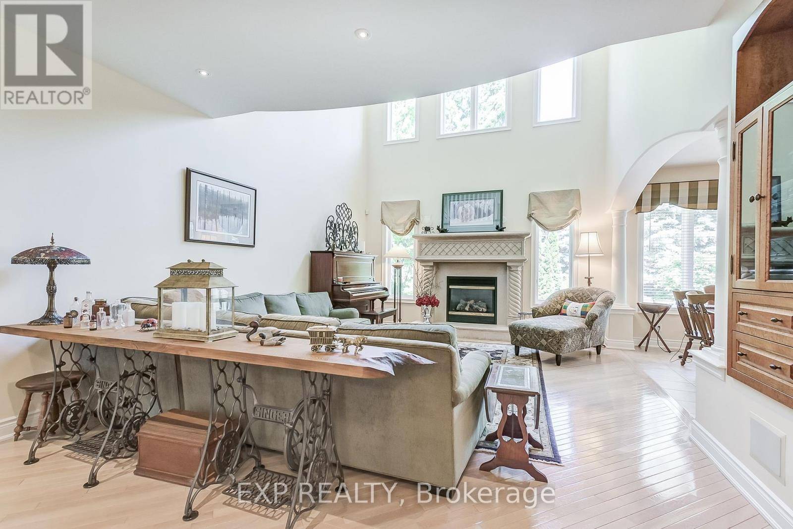 Mississauga (lorne Park), ON L5H4L3,806 HIDDEN GROVE LANE