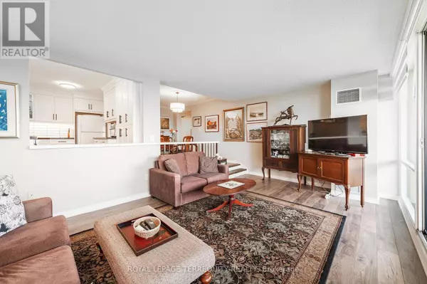 Toronto (rockcliffe-smythe), ON M6N4X6,260 Scarlett RD #1802