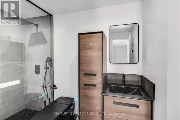 Toronto (south Parkdale), ON M6K1A9,18 Springhurst AVE #Unit 1