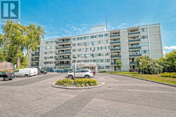 Toronto (markland Wood), ON M9C1V4,11 Neilson DR #502