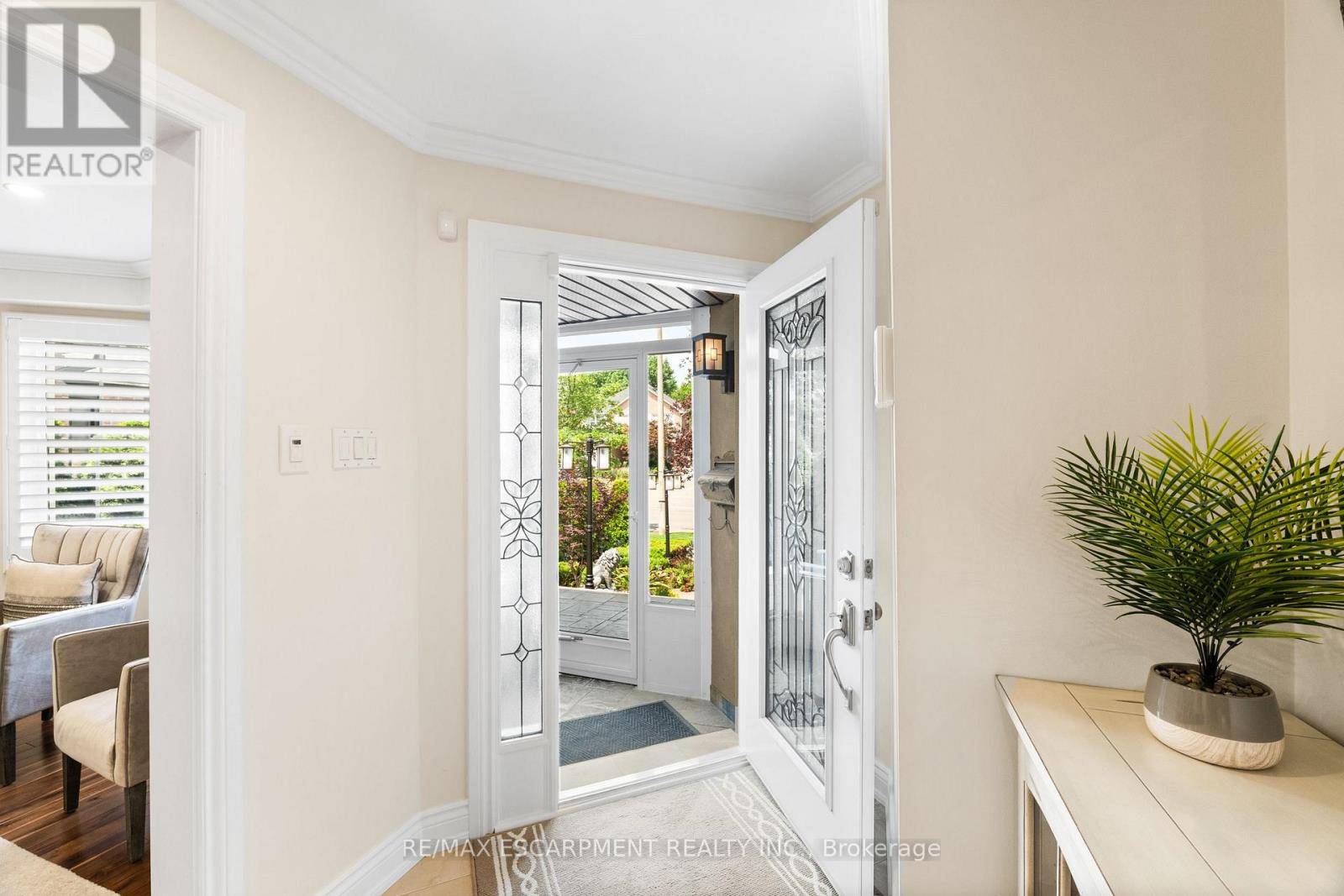 Mississauga (hurontario), ON L5R1N3,286 WINFIELD TERRACE