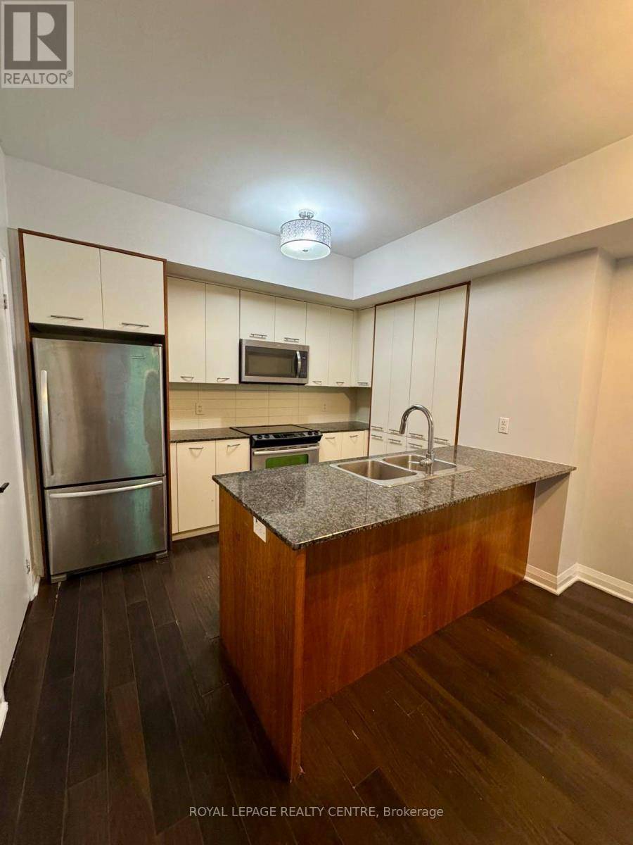 Toronto (islington-city Centre West), ON M9B0B3,15 Valhalla Inn RD #14