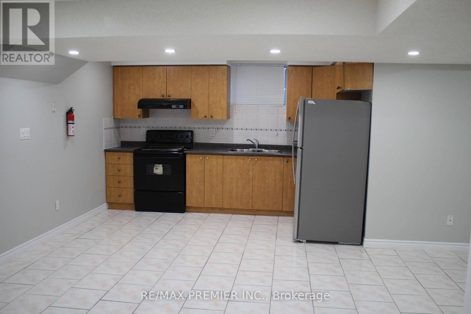 Brampton (bram East), ON L6P1L7,25 WESTBROOK AVENUE