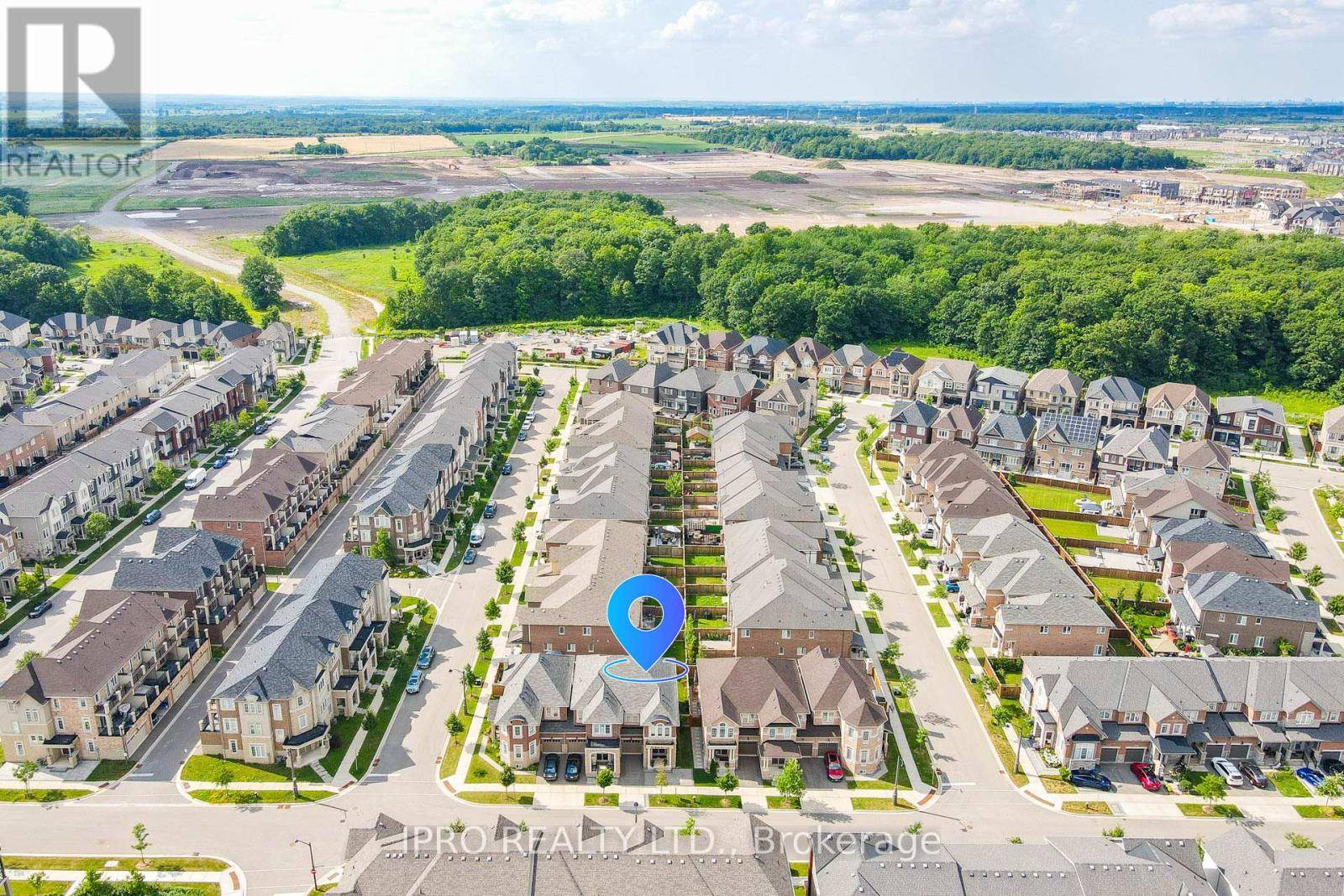 Oakville (go Glenorchy), ON L6M1S3,235 HAROLD DENT TRAIL N