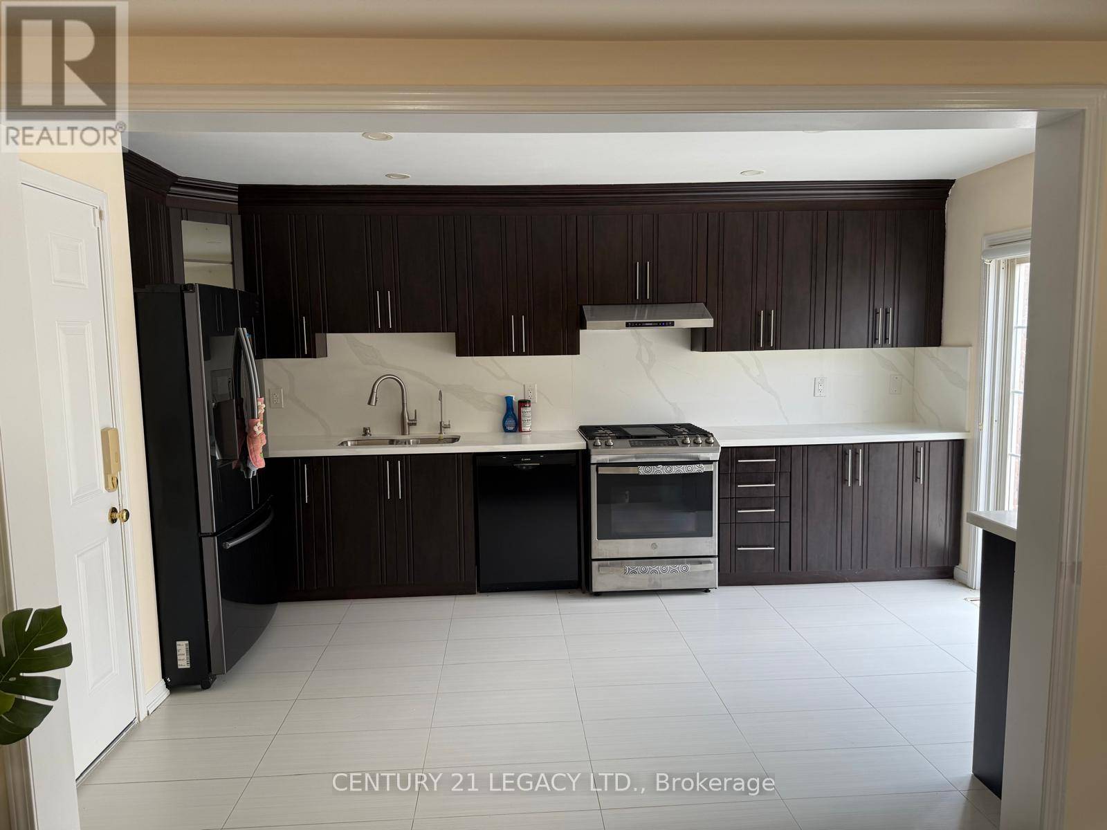 Brampton (credit Valley), ON L6X0M8,190 OWLRIDGE DRIVE