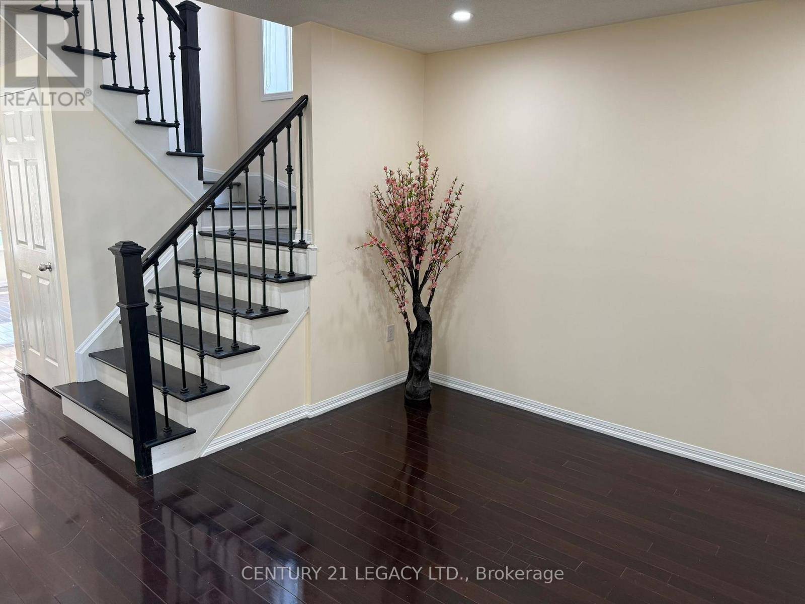 Brampton (credit Valley), ON L6X0M8,190 OWLRIDGE DRIVE