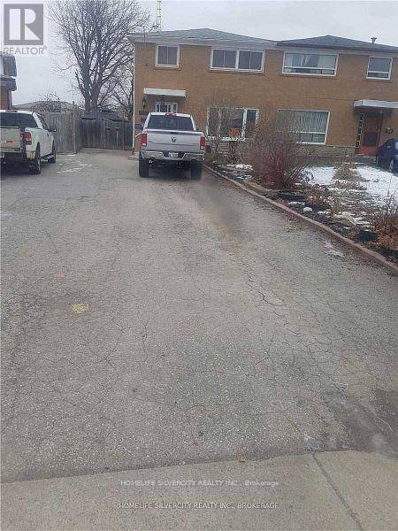 7585 WRENWOOD CRESCENT, Mississauga (malton), ON L4T2V8