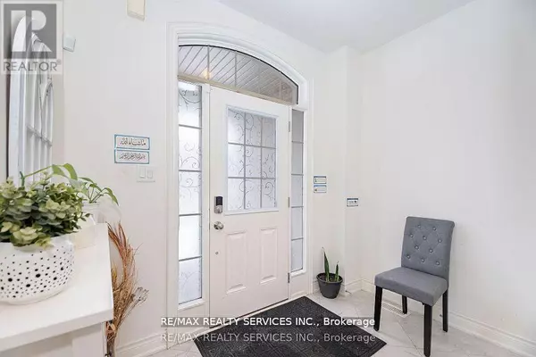 Brampton (bram West), ON L6Y6C7,7 LADY EVELYN CRESCENT