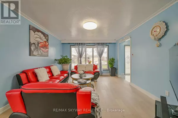 Mississauga (malton), ON L4T2P2,7517 LULLY COURT