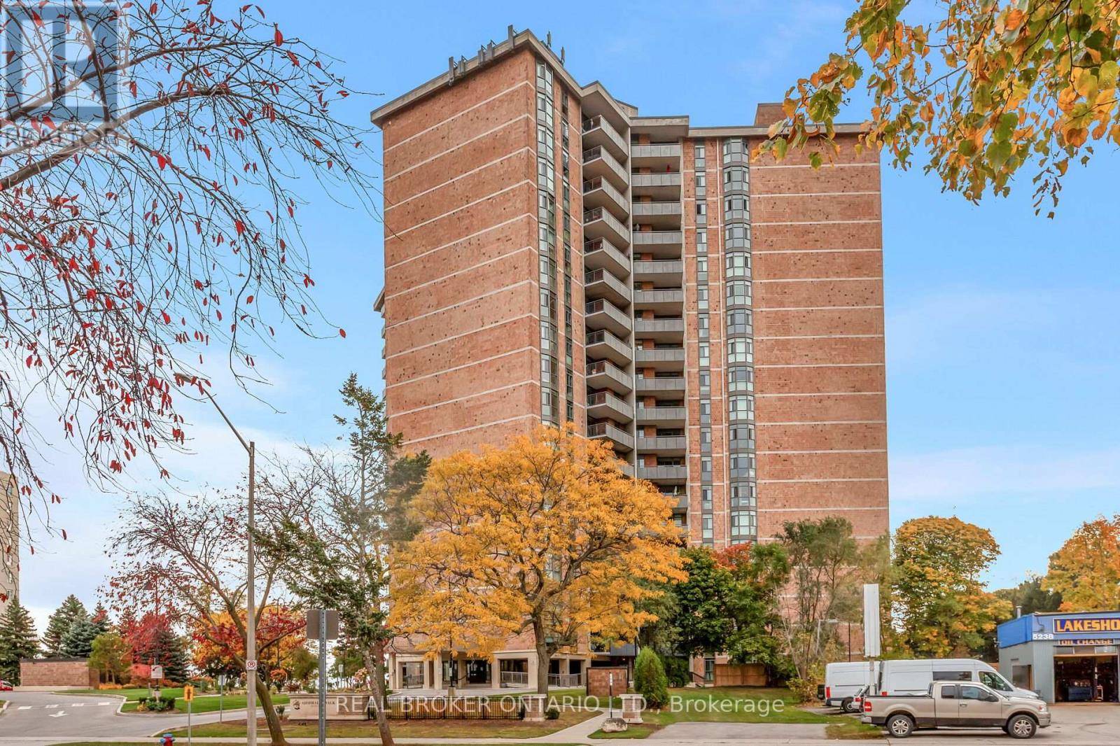 Burlington (appleby), ON L7L5L2,5250 Lakeshore RD #607
