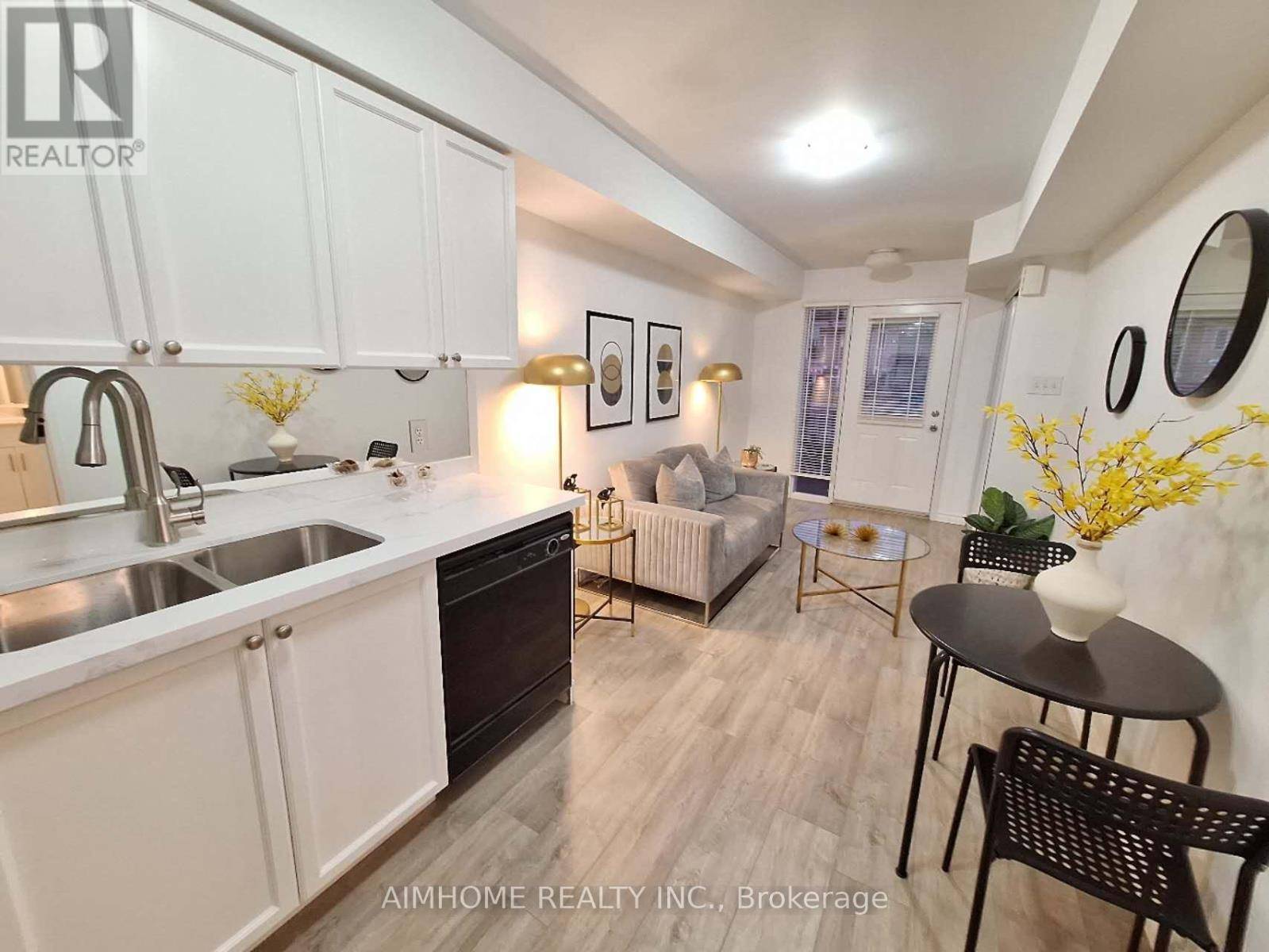 Mississauga (churchill Meadows), ON L5M8E6,4975 Southampton DR #318