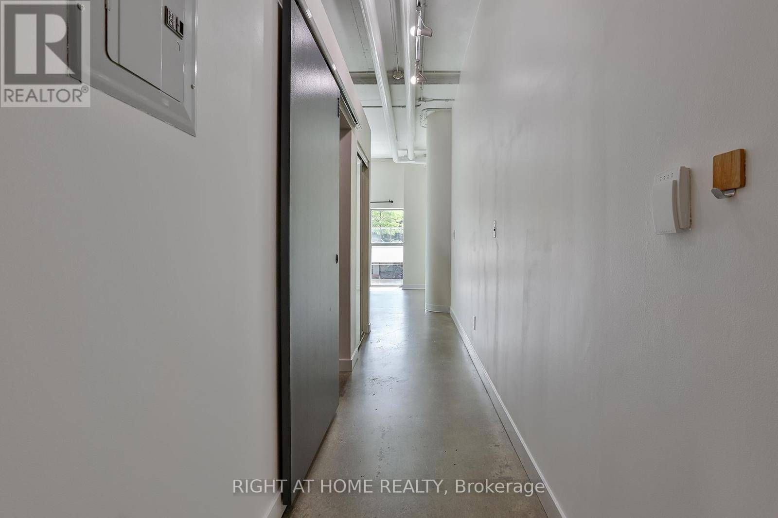 Toronto (islington-city Centre West), ON M8Z0B9,2 Fieldway RD #313