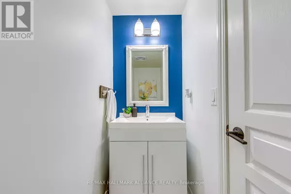 Toronto (long Branch), ON M8W0B1,140 Long Branch AVE #18