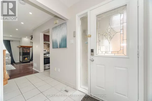 Brampton (fletcher's West), ON L6Y4T9,16 VIVIANS CRESCENT