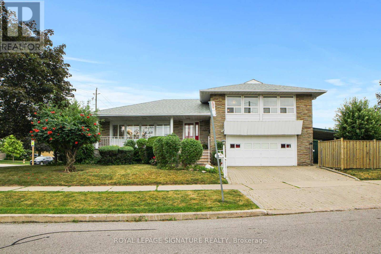 Toronto (yorkdale-glen Park), ON M6A1L5,63 SPARROW AVENUE