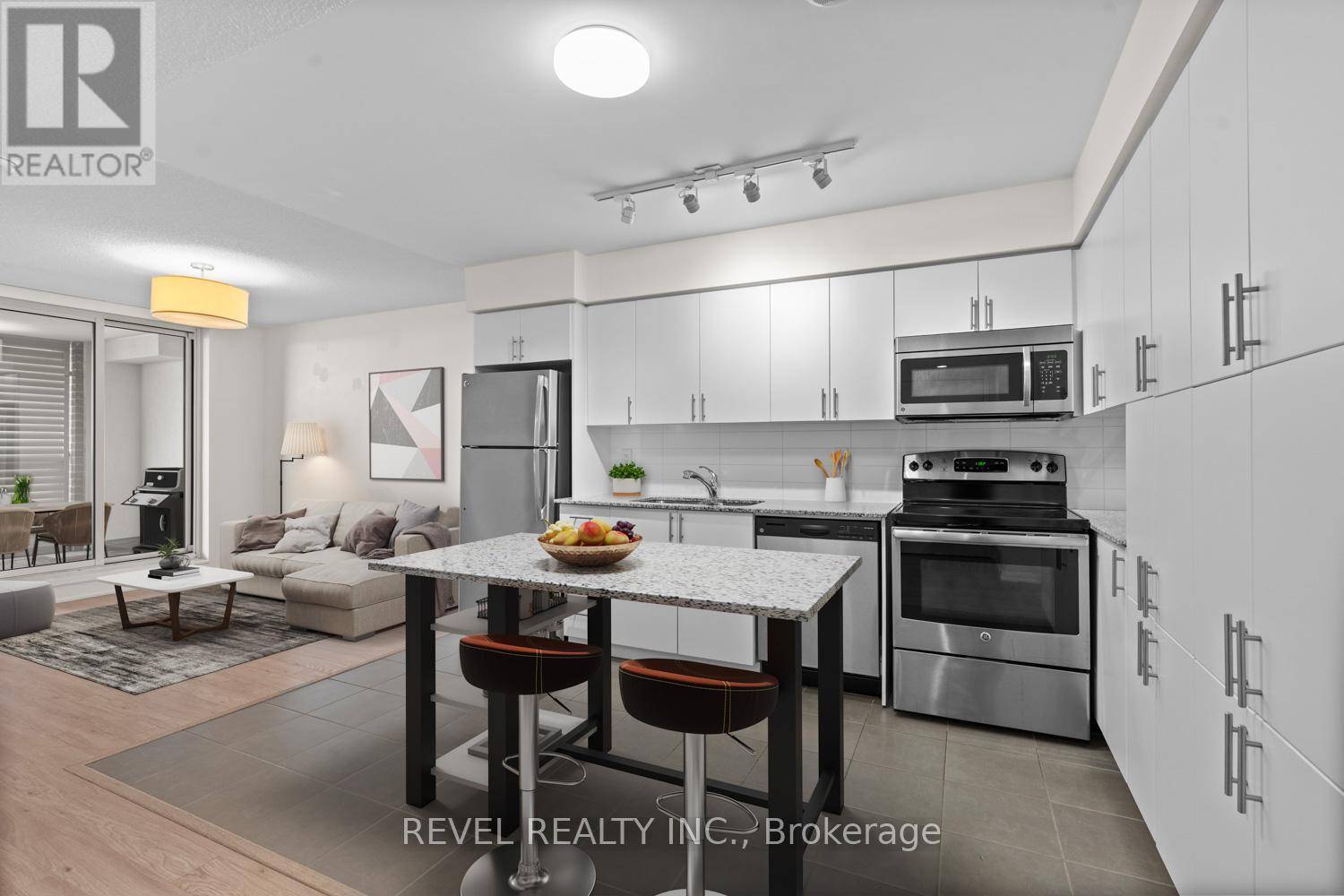 Toronto (yorkdale-glen Park), ON M6A1C3,830 Lawrence AVE West #510