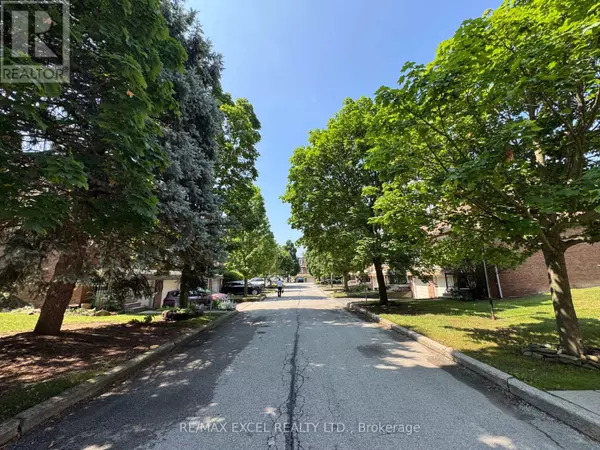 Burlington (mountainside), ON L7P2B4,1527 WESTMINSTER PLACE