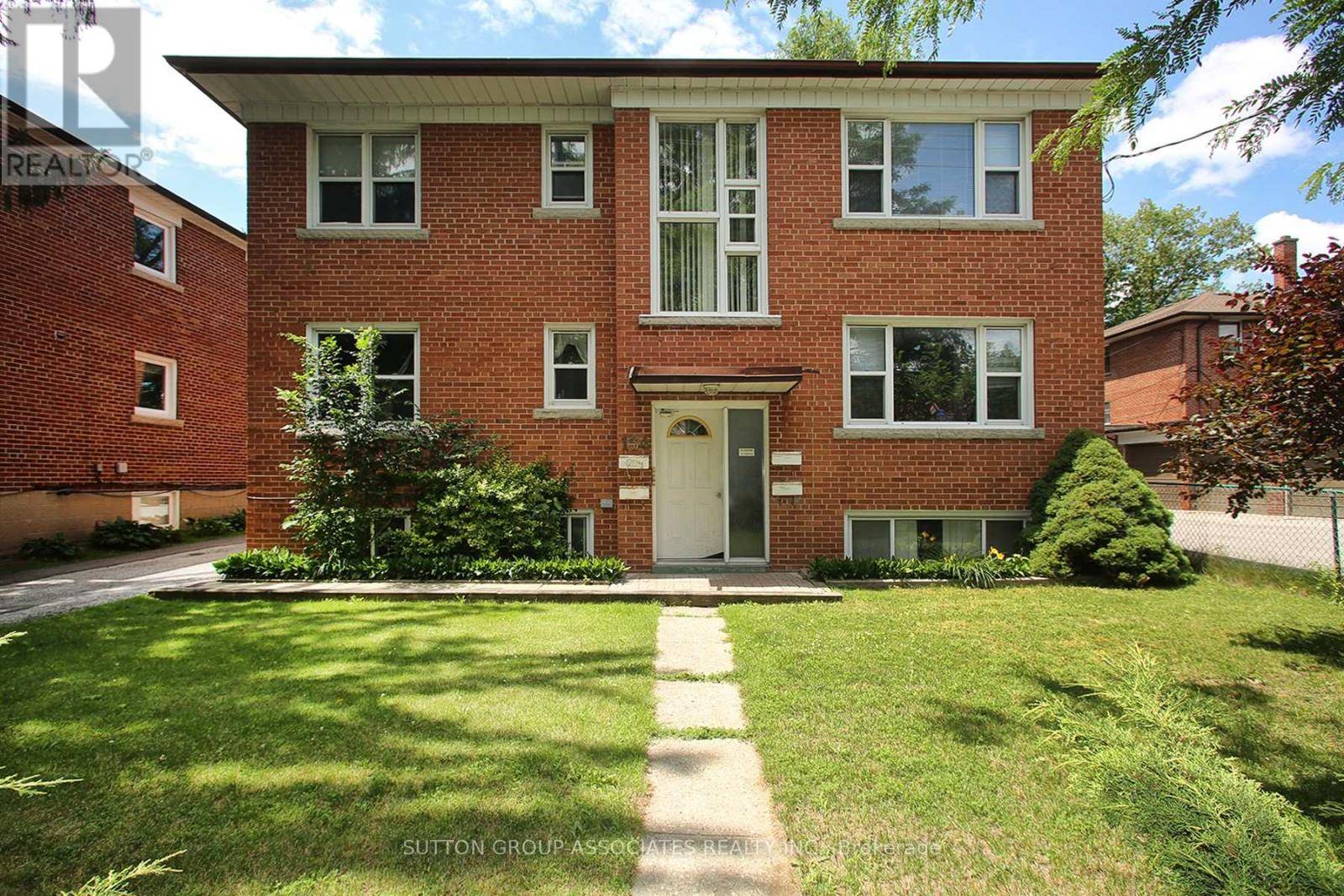 134 Grand AVE #2nd Fl., Toronto (stonegate-queensway), ON M8Y2Z5