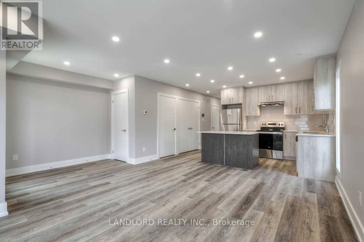 53 Rockcliffe BLVD #2, Toronto (rockcliffe-smythe), ON M6N4R3