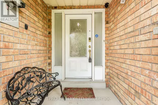 Mississauga (east Credit), ON L5V2S3,974 DELGADO DRIVE