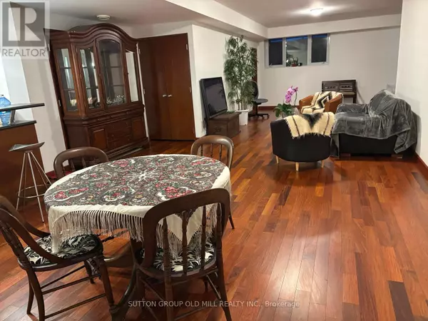 21 HILLDOWNTREE ROAD, Toronto (edenbridge-humber Valley), ON M9A2Z4