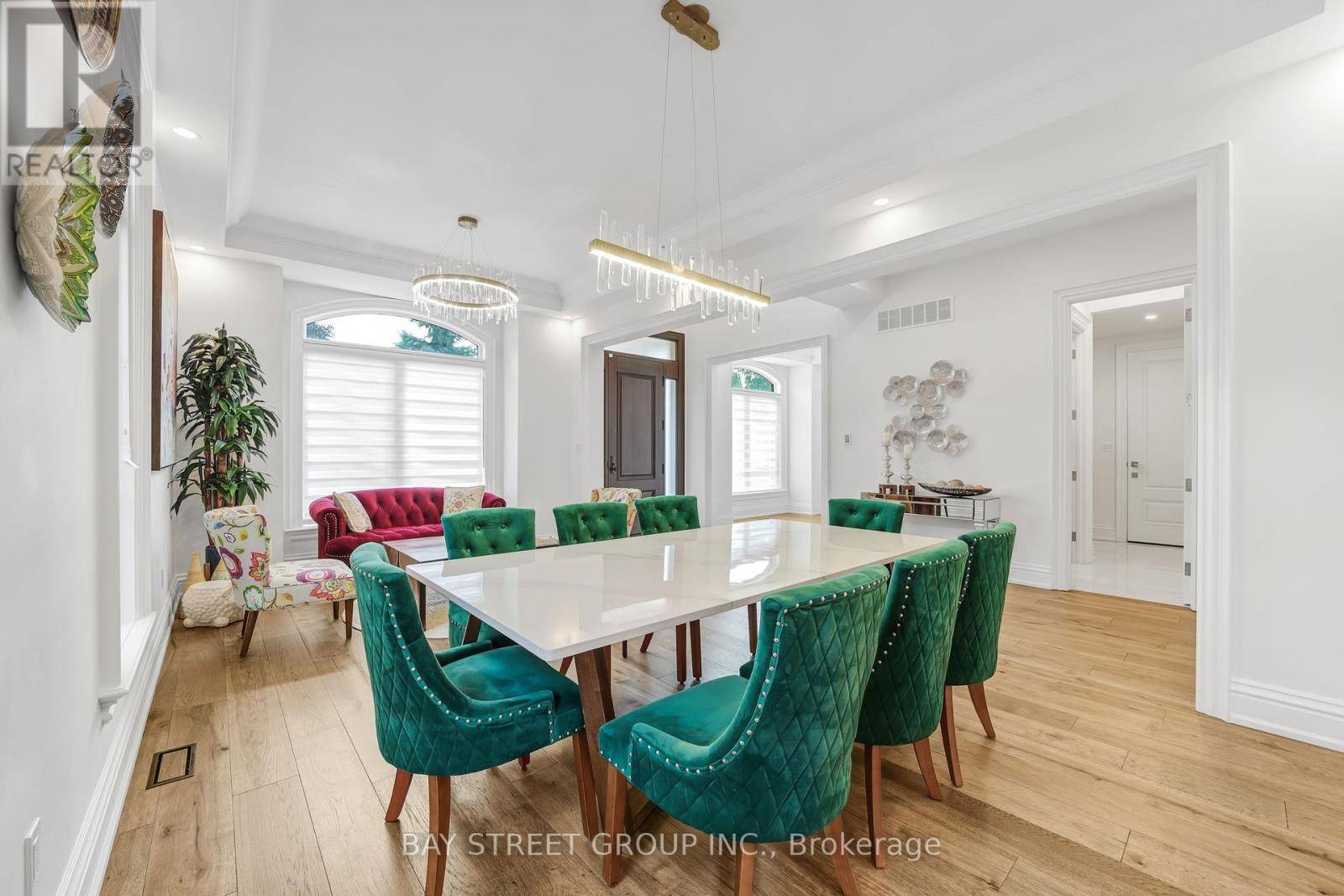 Oakville (wo West), ON L6L4J5,442 SHERIN DRIVE