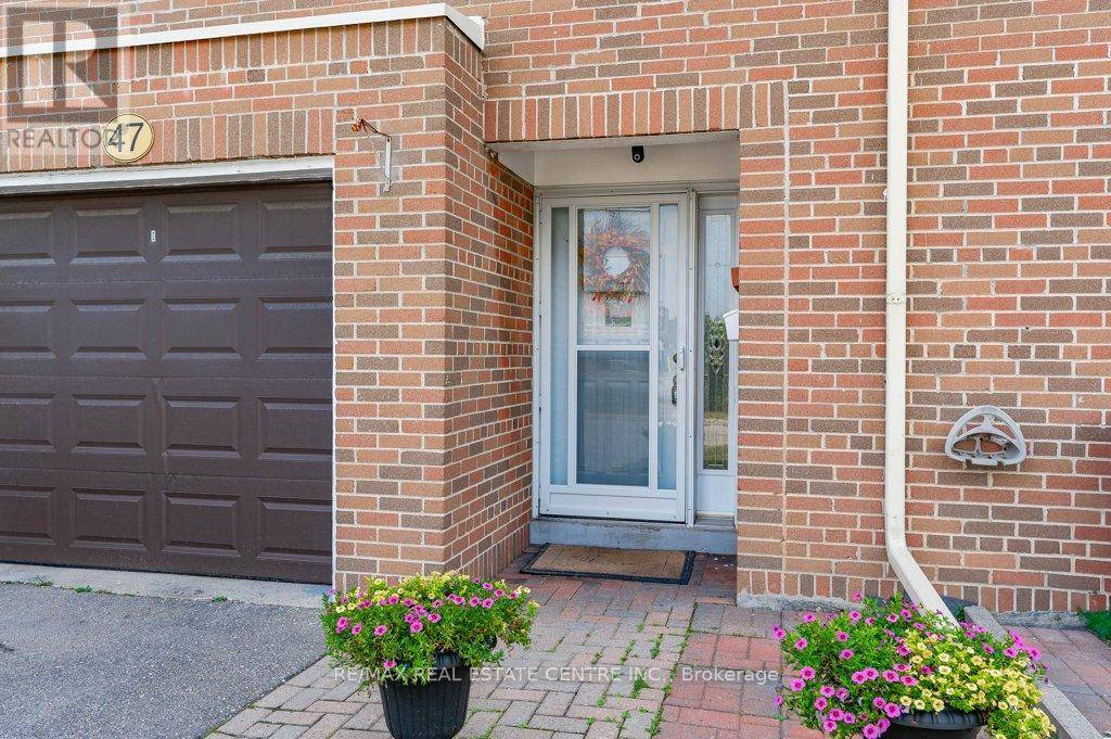 Mississauga (malton), ON L4T2S7,7255 Dooley DR #47
