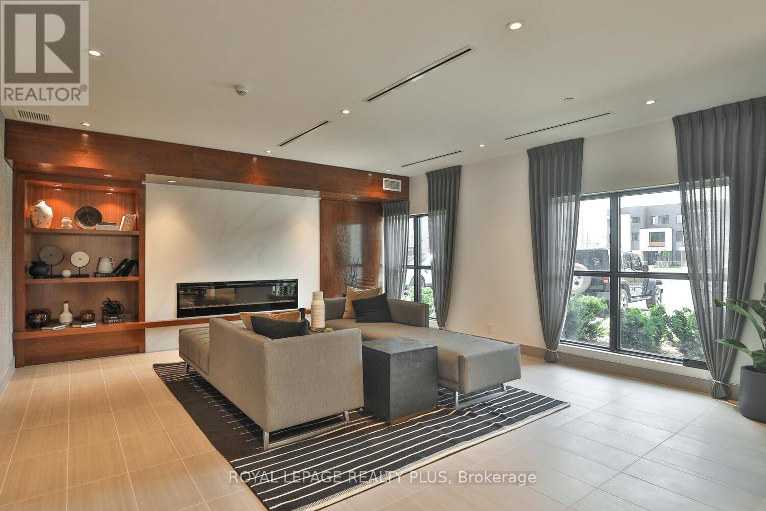 Oakville (go Glenorchy), ON L6H0X2,102 Grovewood Common #306