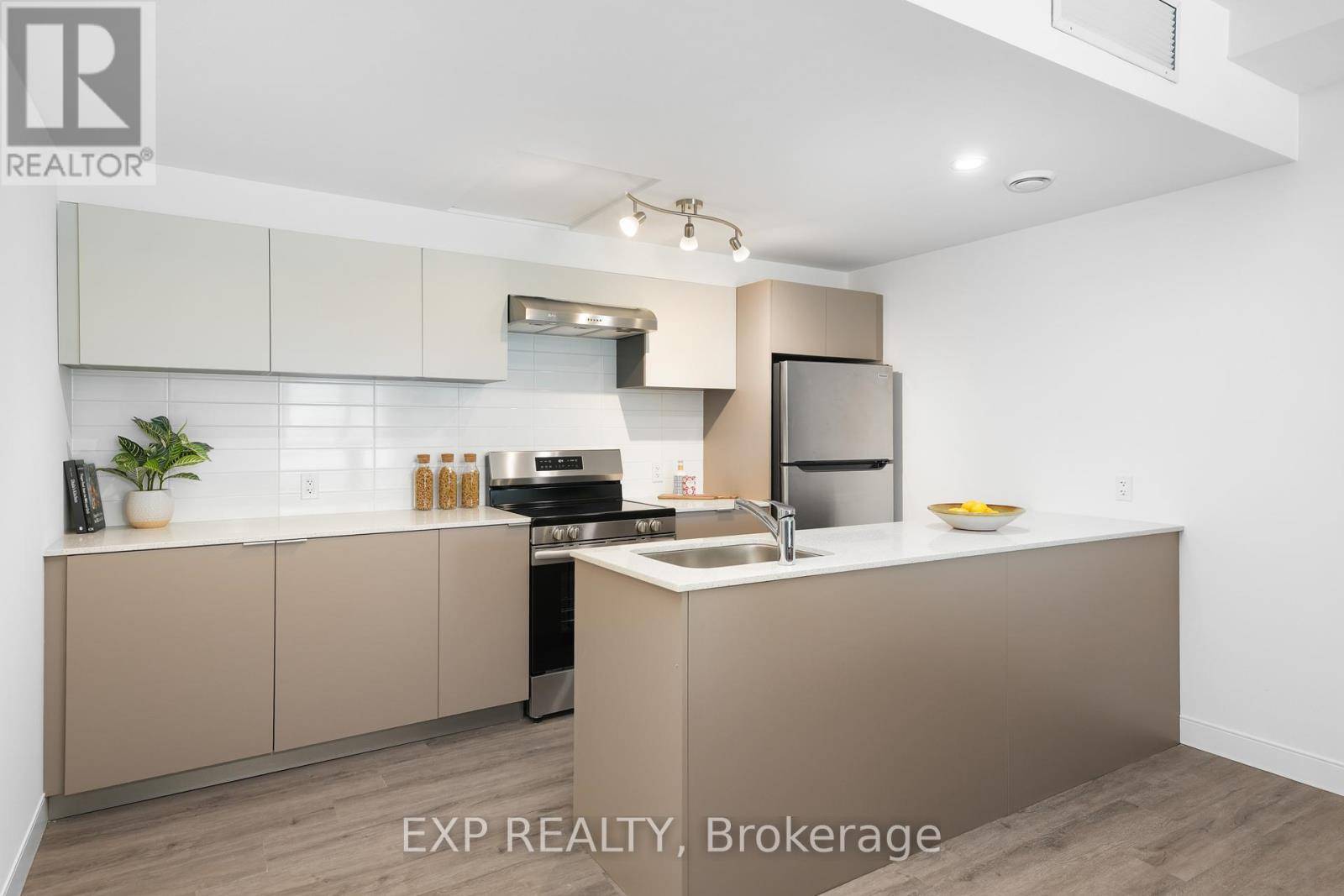 100 Manett CRES #TH2, Brampton (brampton West), ON L6X4P7