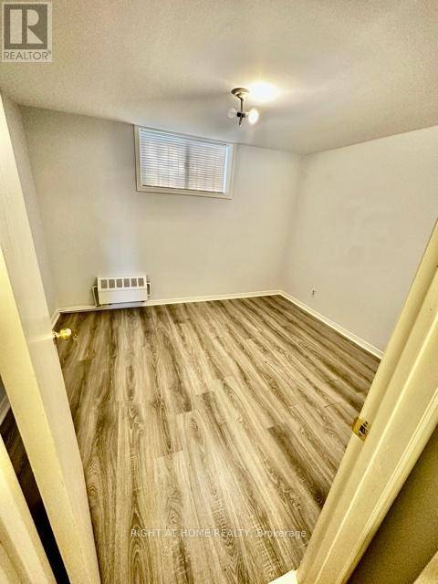 Toronto (dovercourt-wallace Emerson-junction), ON M6H1R7,23 Paton RD #Lower