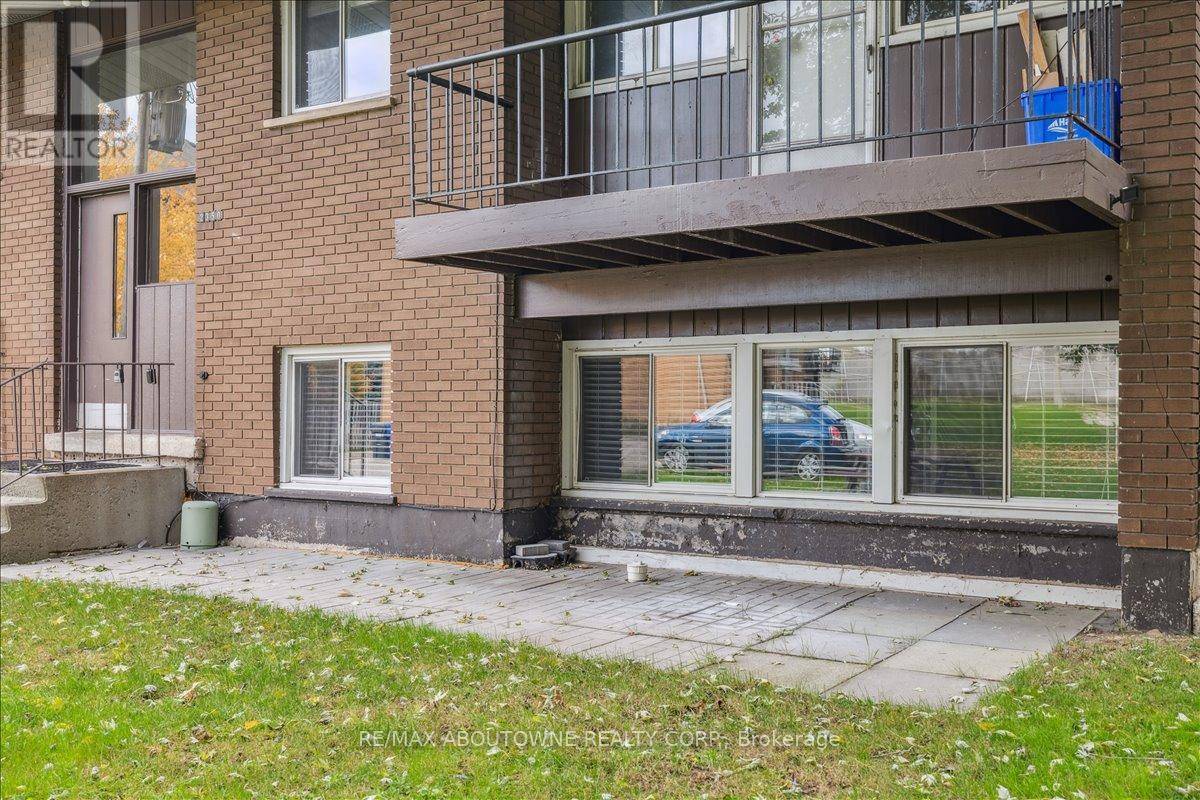 Burlington (freeman), ON L7R3T3,2350 Queensway DR #1