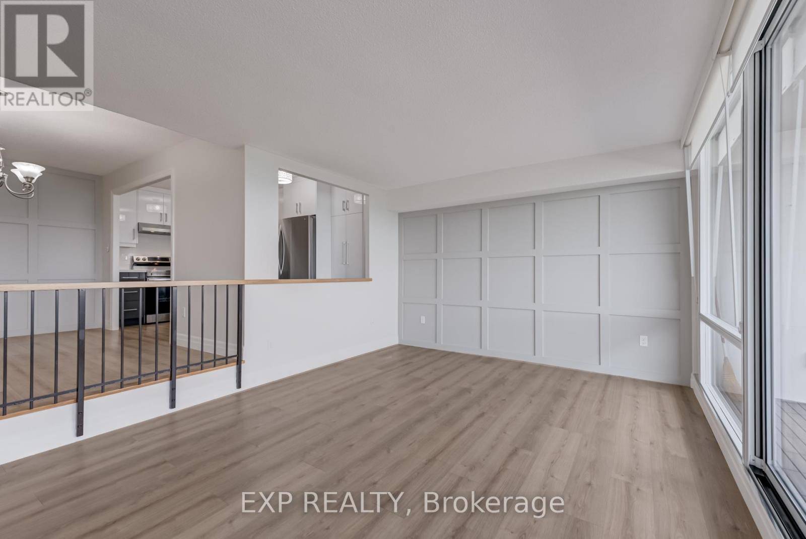 Toronto (rockcliffe-smythe), ON M6N4X7,270 Scarlett RD #1812