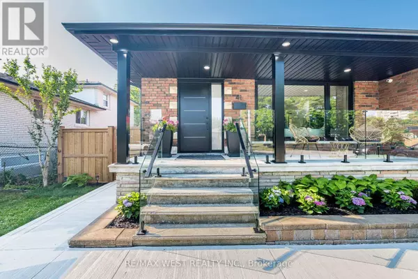 Toronto (willowridge-martingrove-richview), ON M9R2B1,41 LADBROOKE ROAD