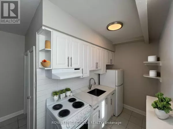 Toronto (downsview-roding-cfb), ON M3K1Y2,52 Cuffley CRES North #1