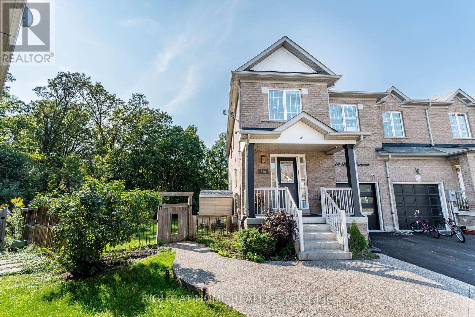 Milton (cl Clarke), ON L9T0W5,319 BUSSEL CRESCENT N