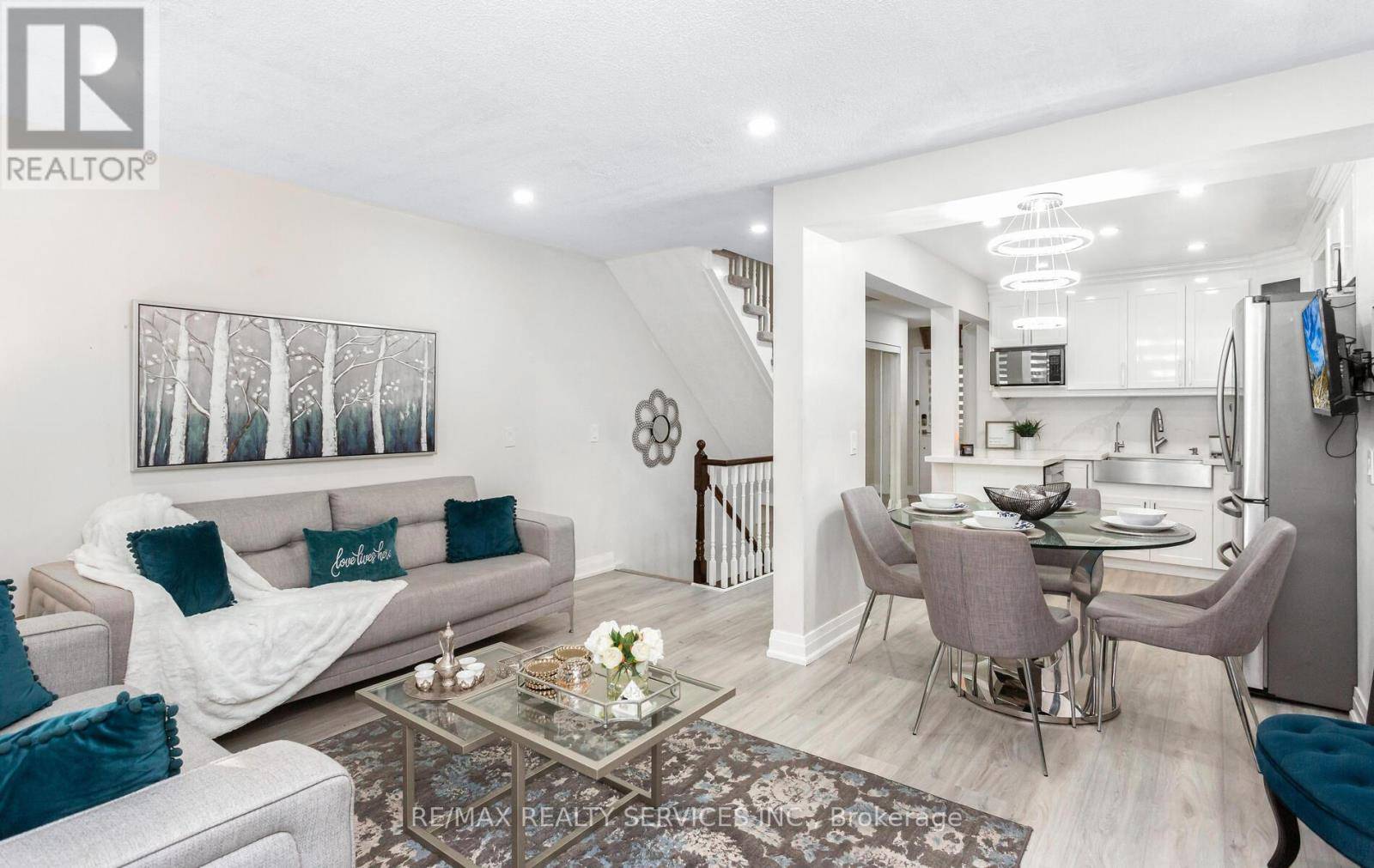 Mississauga (hurontario), ON L4Z3Y2,180 Forum DR #36