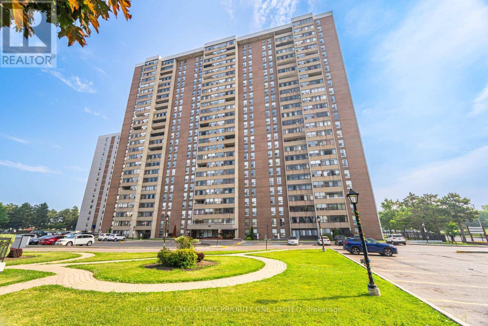 18 Knightsbridge RD #2006, Brampton (queen Street Corridor), ON L6T3X5
