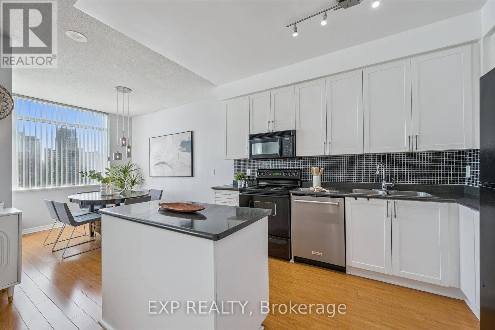 Mississauga (city Centre), ON L5B4N4,220 Burnhamthorpe RD West #905