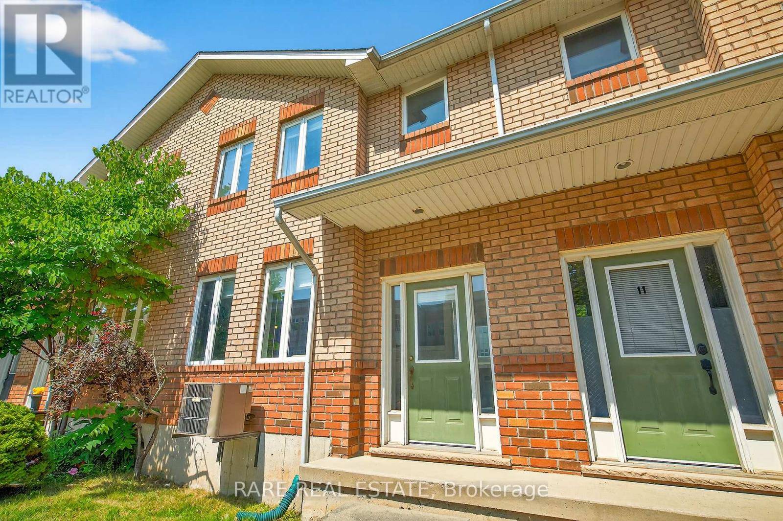 Burlington (uptown), ON L7L6R2,1750 Creek WAY #12