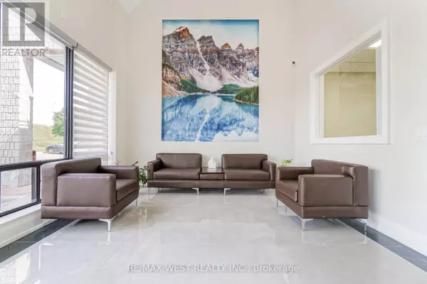 7956 Torbram RD #20 (4), Brampton (steeles Industrial), ON L6T5A2