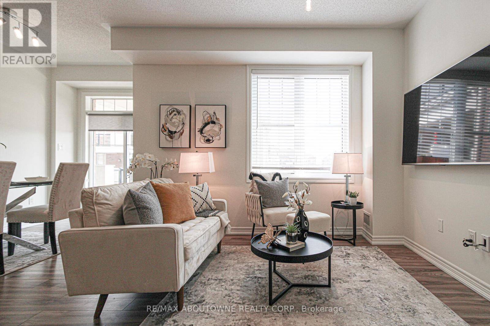 Oakville (ro River Oaks), ON L6H0L1,2339 Sawgrass DR #206