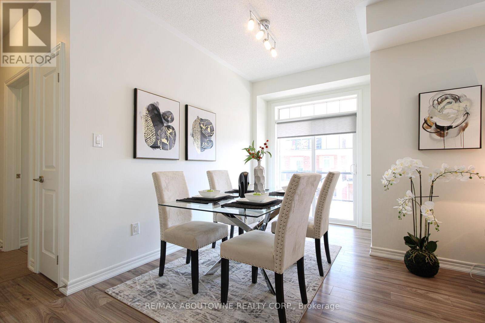 Oakville (ro River Oaks), ON L6H0L1,2339 Sawgrass DR #206