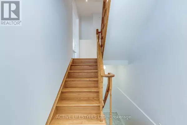 Mississauga (east Credit), ON L5M6G1,1591 South Parade CT #27