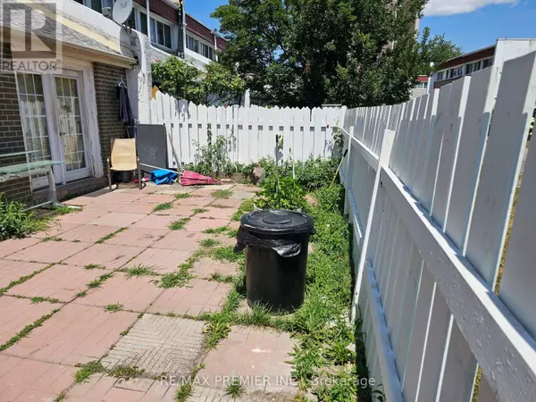 Toronto (glenfield-jane Heights), ON M3N2J8,2901 Jane ST #Unit 15