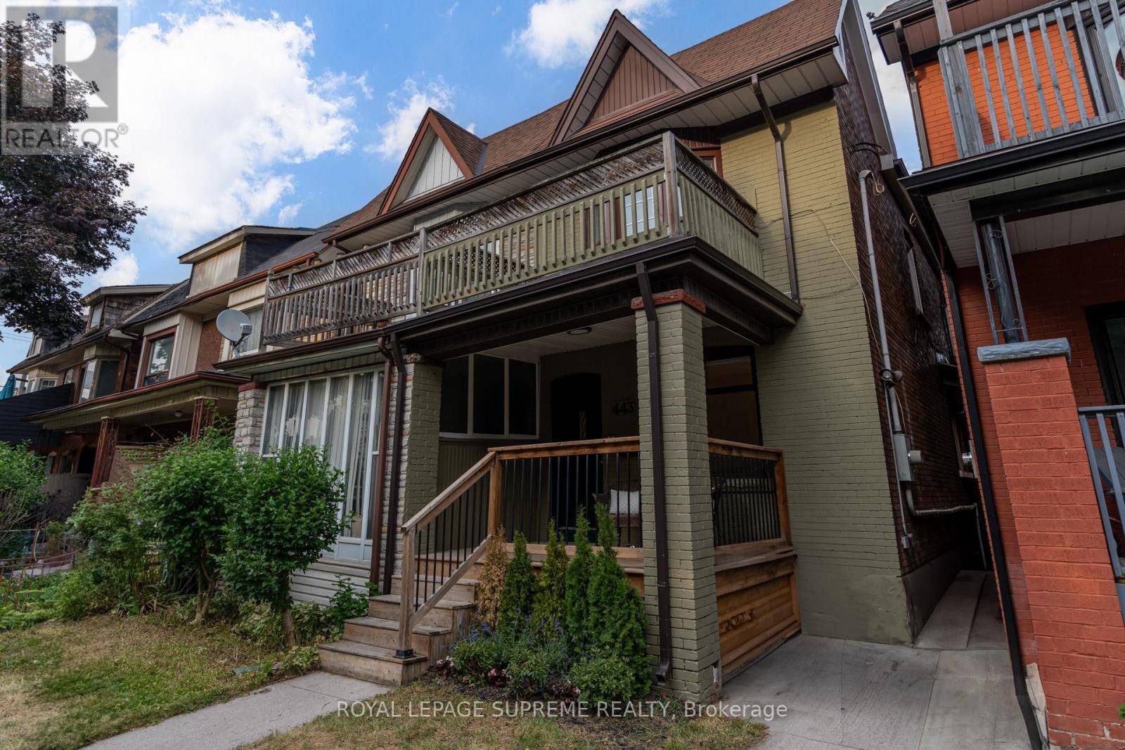 Toronto (junction Area), ON M6P2R3,443 PACIFIC AVENUE