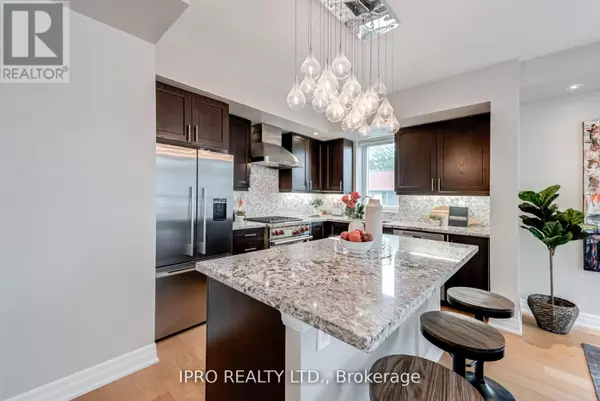 Toronto (dovercourt-wallace Emerson-junction), ON M6P0A9,15 Sousa Mendes ST #103