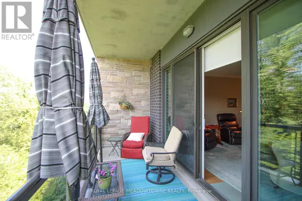 Milton (sc Scott), ON L9T8P9,33 Whitmer ST #318