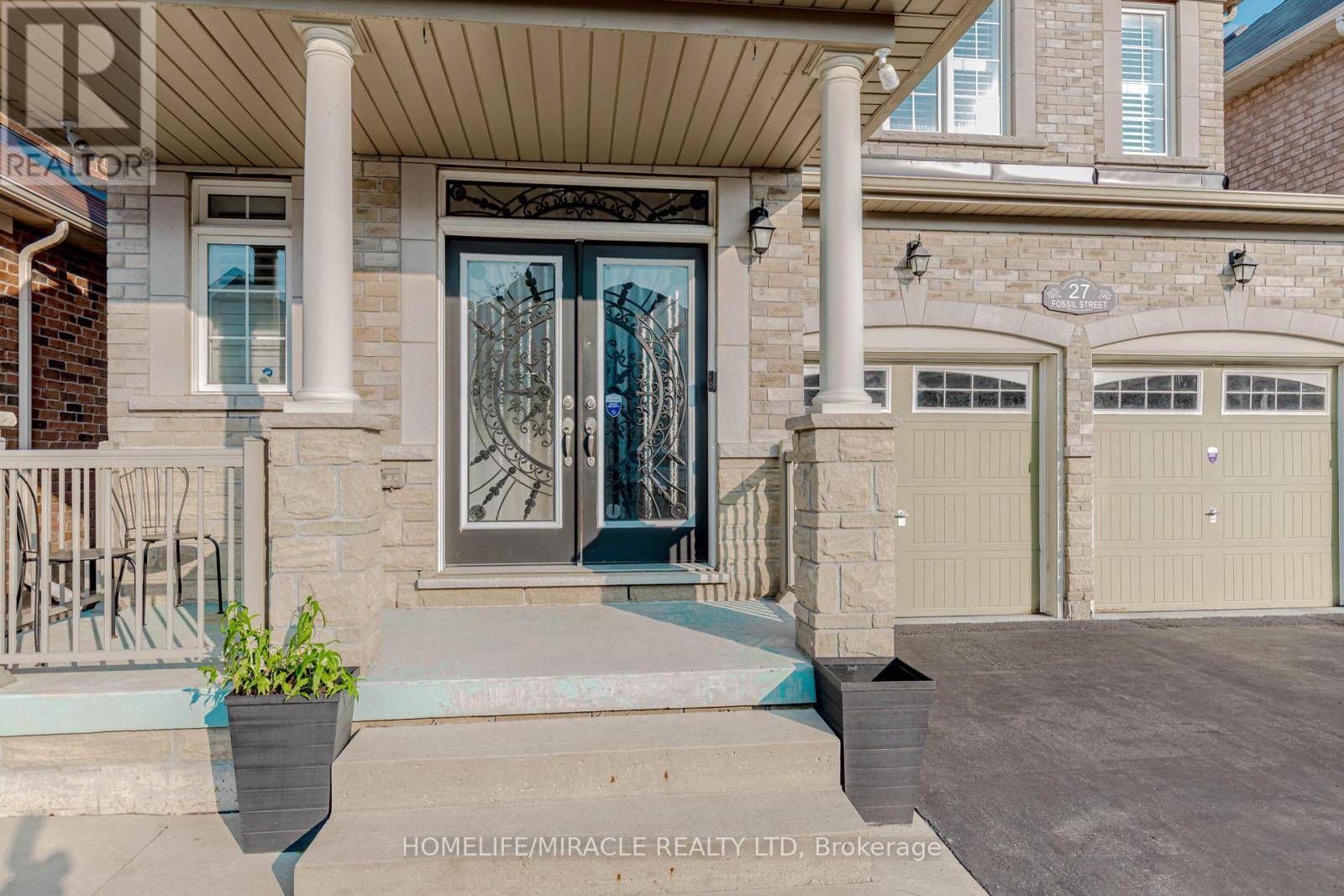 Brampton (bram East), ON L6P3G7,27 FOSSIL STREET