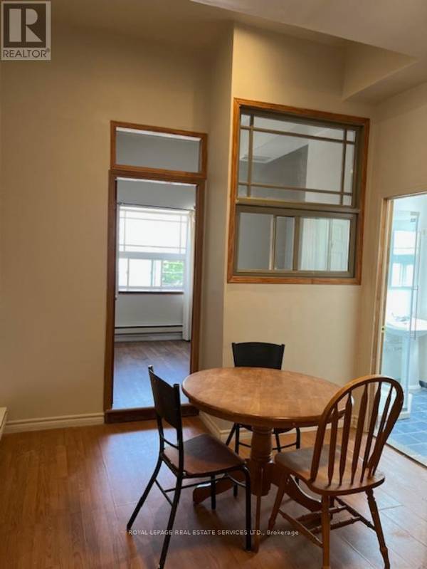 Toronto (islington-city Centre West), ON M9A1B6,4917 Dundas ST West #1